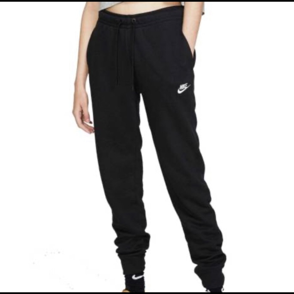 Black nike sweats